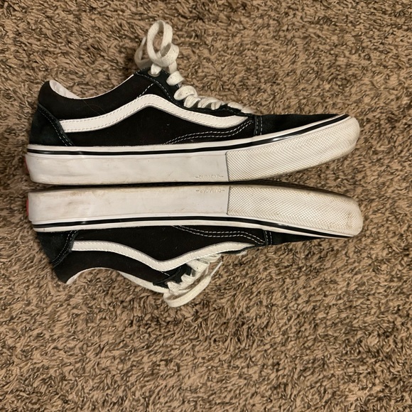 Van’s Old Skool Wide Shoes - Picture 1 of 5